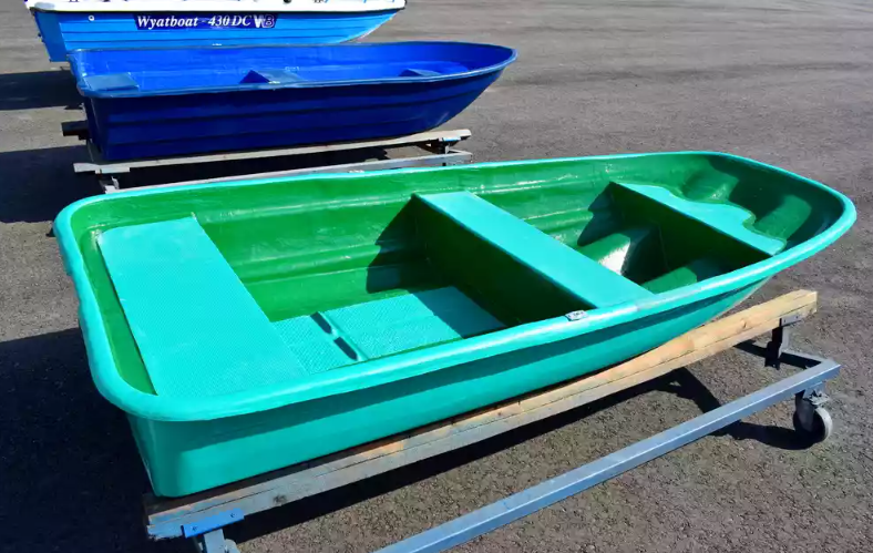 Стеклопластиковая лодка Старт (тримаран) в Копейске