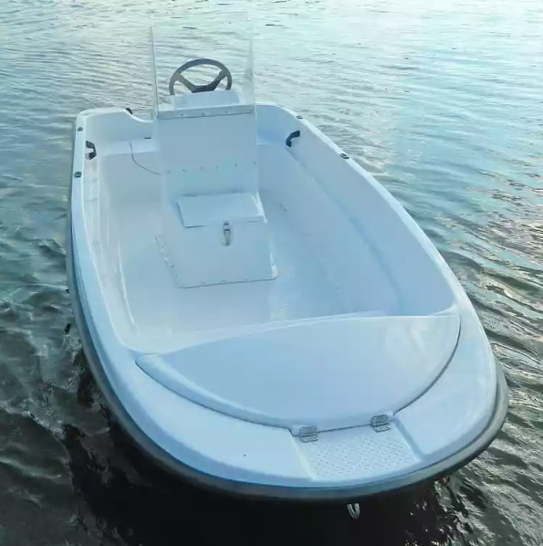 Стеклопластиковая лодка Пингвин с консолью (тримаран) в Копейске