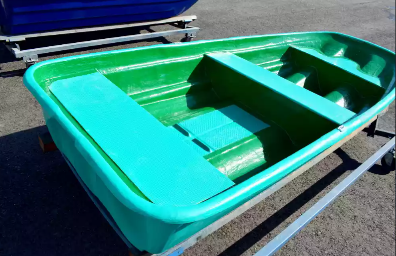 Стеклопластиковая лодка Старт (тримаран) в Копейске