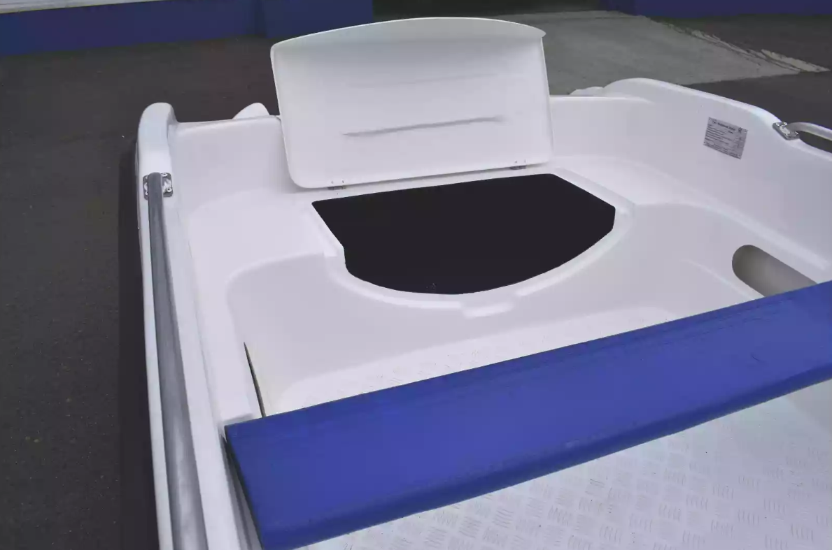 Стеклопластиковая лодка Пингвин New (тримаран) в Копейске