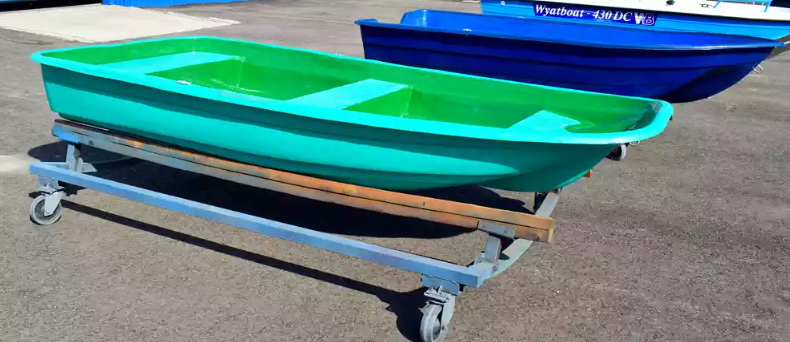 Стеклопластиковая лодка Старт (тримаран) в Копейске