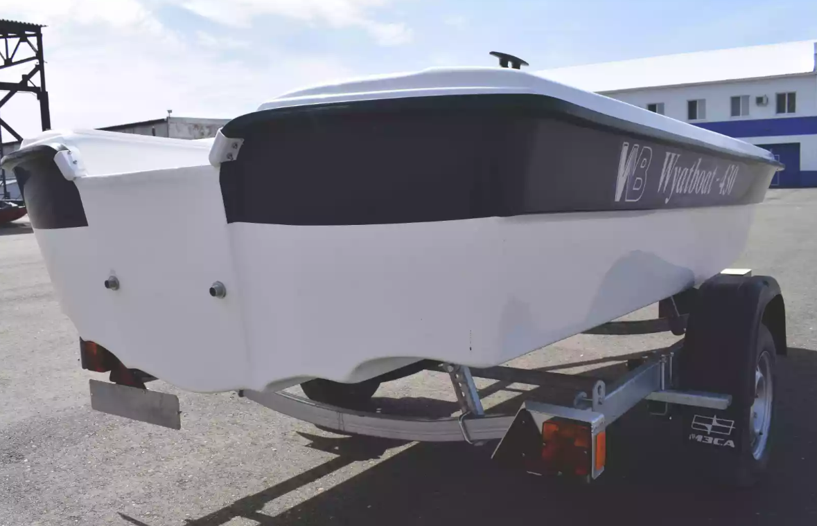 Стеклопластиковая лодка Wyatboat 430 тримаран в Копейске