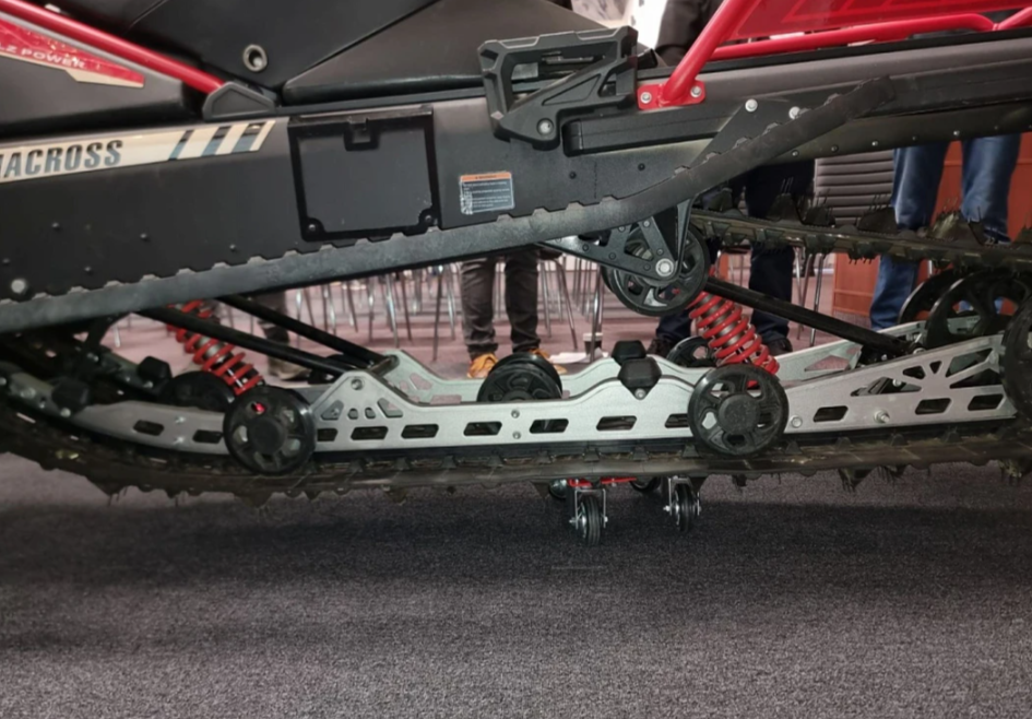 Снегоход AODES Siberiacross 1000 SWT 600mm LCD 6.8 в Копейске