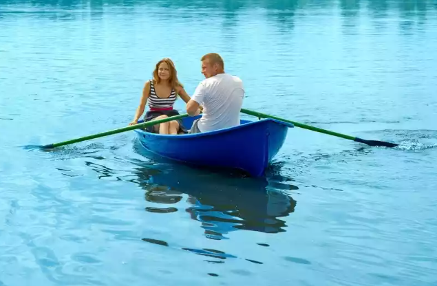 Стеклопластиковая лодка Дельфин в Копейске