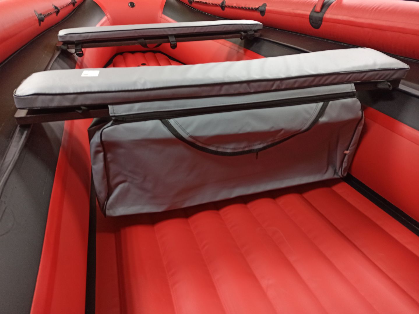 КОМПЛЕКТ МЯГКИХ НАКЛАДОК С СУМКОЙ ДЛЯ ЛОДОК 90Х20 СЕРЫЙ в Копейске