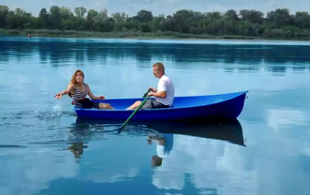 Стеклопластиковая лодка Дельфин в Копейске