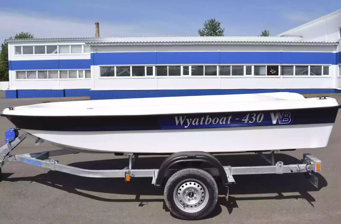 Стеклопластиковая лодка Wyatboat 430 тримаран в Копейске