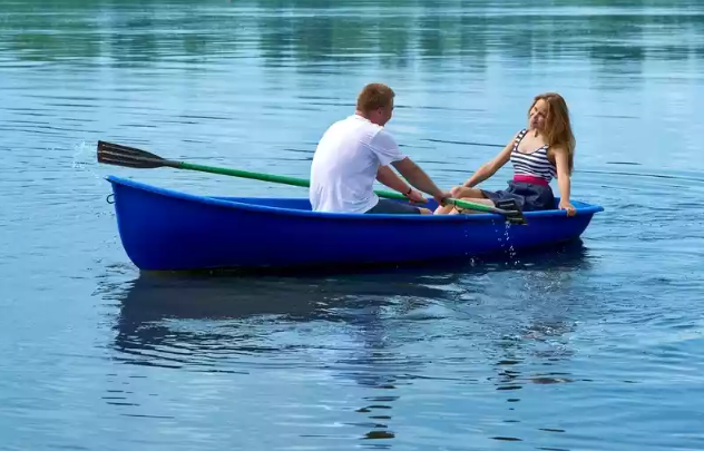 Стеклопластиковая лодка Дельфин в Копейске