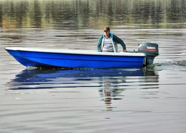 Стеклопластиковая лодка Wyatboat 430 тримаран в Копейске