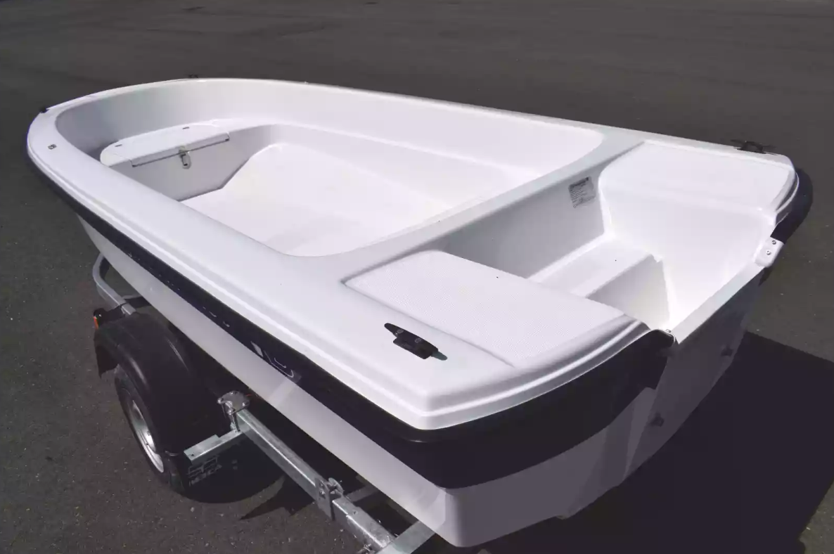 Стеклопластиковая лодка Wyatboat 430 тримаран в Копейске