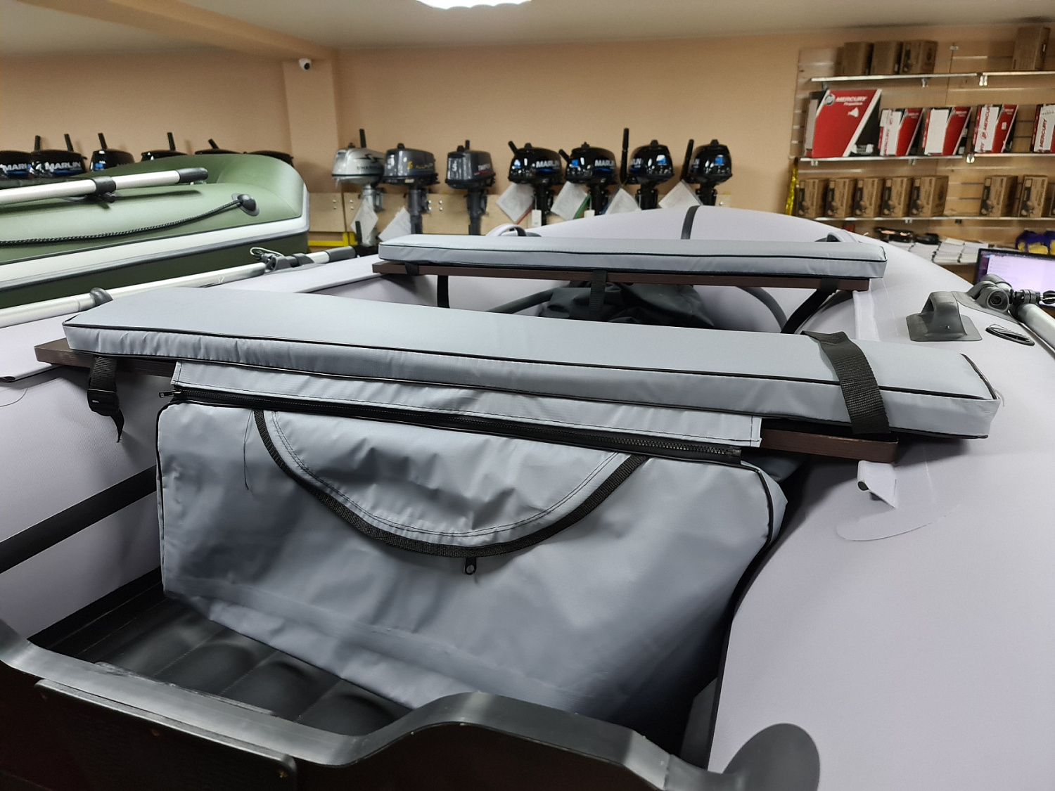 КОМПЛЕКТ МЯГКИХ НАКЛАДОК С СУМКОЙ ДЛЯ ЛОДОК 90Х20 СЕРЫЙ в Копейске