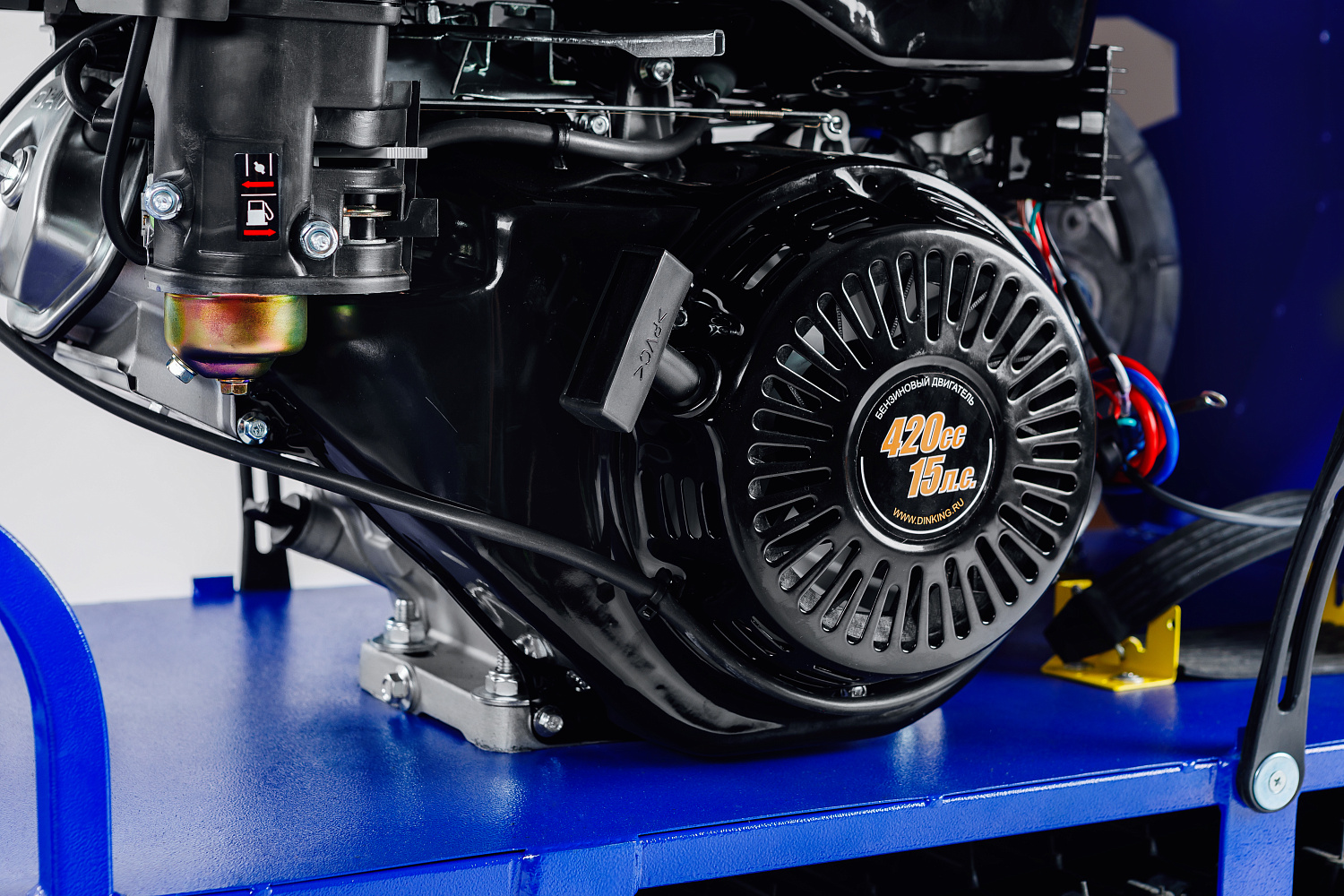 Мотобуксировщик SNOW DOG 17 с эл. запуском (DINKING) в Копейске