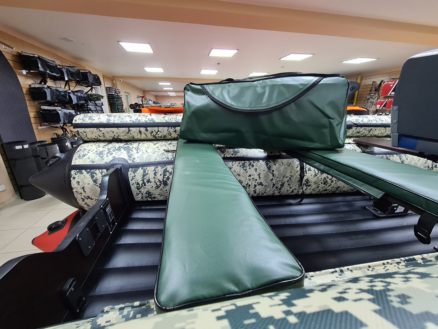 КОМПЛЕКТ МЯГКИХ НАКЛАДОК С СУМКОЙ ДЛЯ ЛОДОК 80Х20 ЗЕЛЕНЫЙ в Копейске